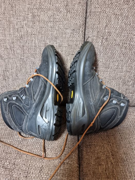 Bocanci AKU goretex.nr 44