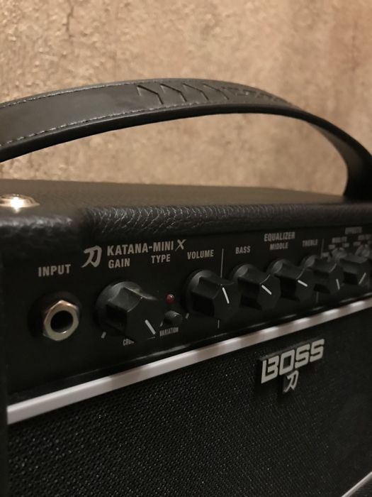 Продам комбоусилитель KATANA-MINI X