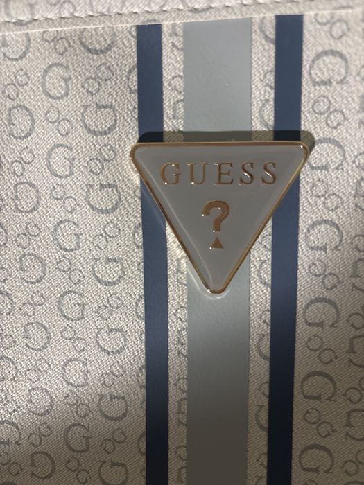 Чанта несесер Guess - оригинална