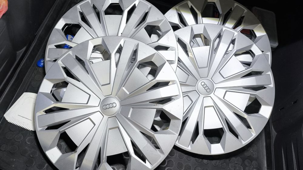 Оригинални капаcи за AUDI 17 цола  OEM 83A 601 147