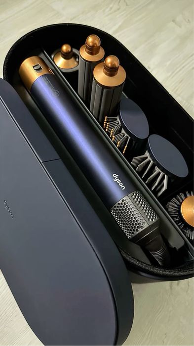 Dyson Airwrap с длинными насадками