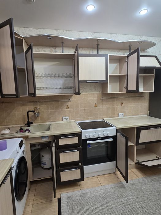 Продам Кухонный гарнитур есть доставка