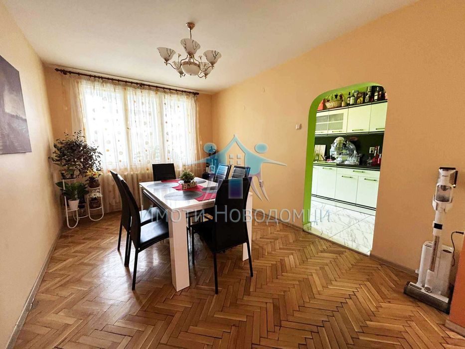 Продава се Четиристаен апартамент в Шумен, Гривица - 97 кв.м за 1794 €/кв.м - Снимка #1