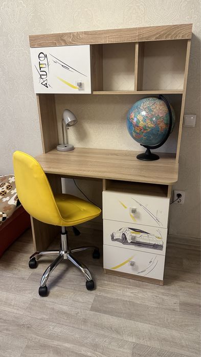 Стол письменный подростковый