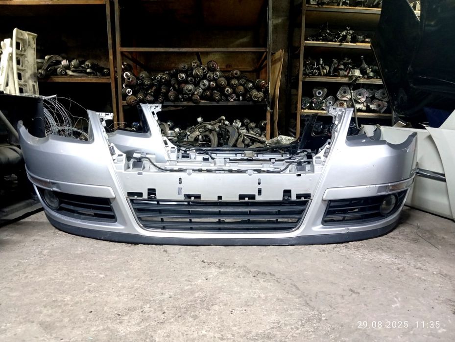 Передний бампер Volkswagen Passat B6