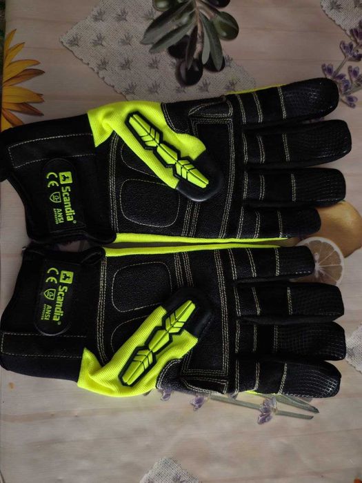 Mănuși școlare. De protecţie