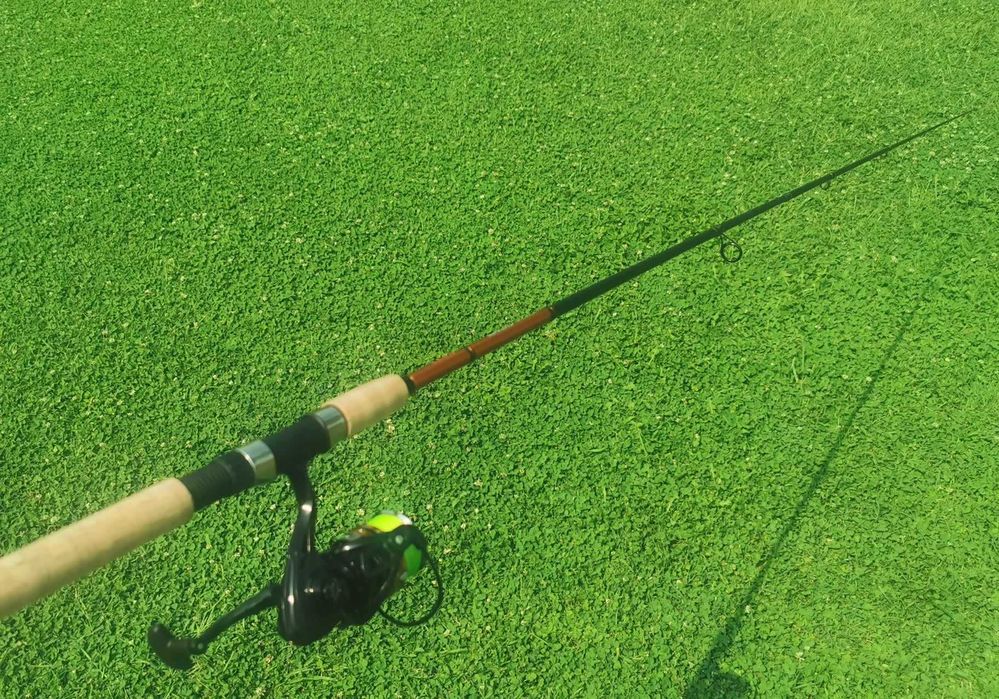 Спининг комплект за щука -въдица,макара,плетено влакно и 5 блесни.НОВИ