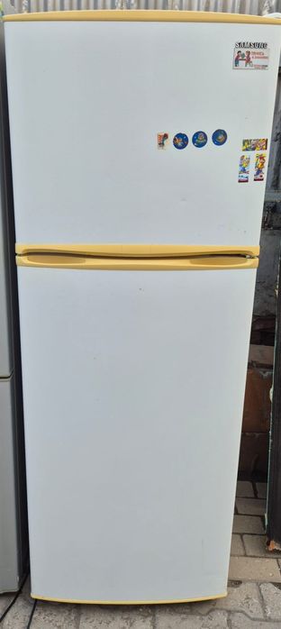 Двухкамерный холодильник