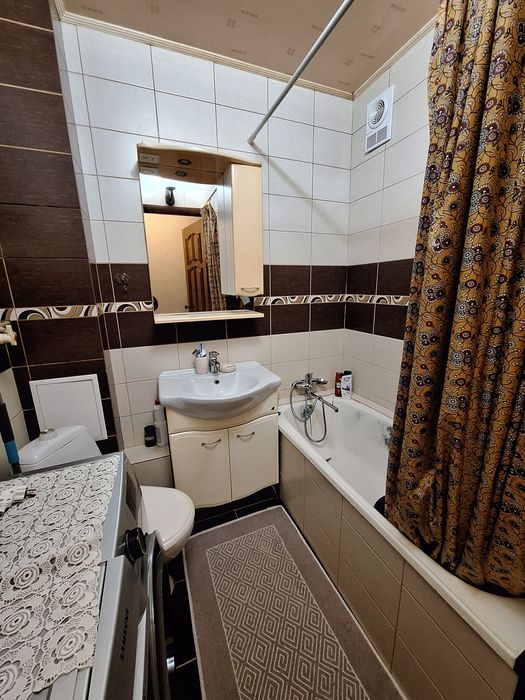 Продаётся 2 комн район КазИИТУ