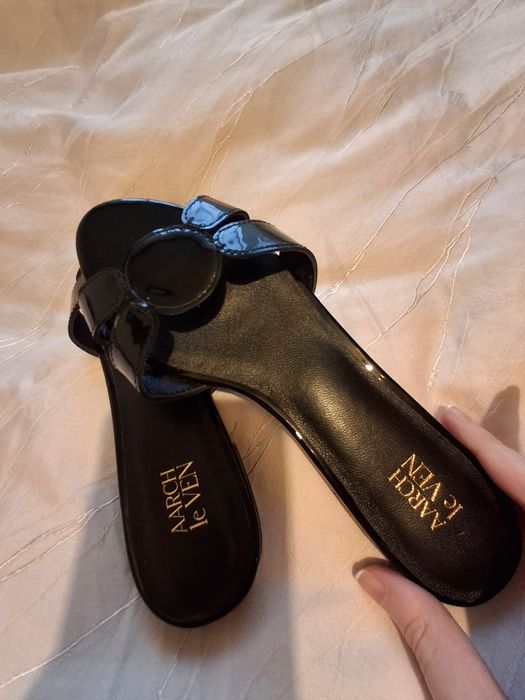 Papuci din piele lacuita neagra Aarch le Ven  36