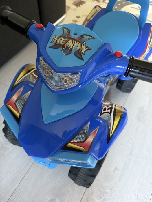 АТВ за бутане/яздене с крачета Lorelli