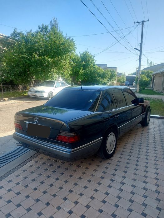 Mercedes-Benz w124