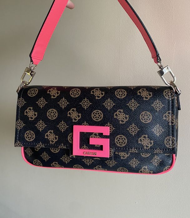 Чанта guess
