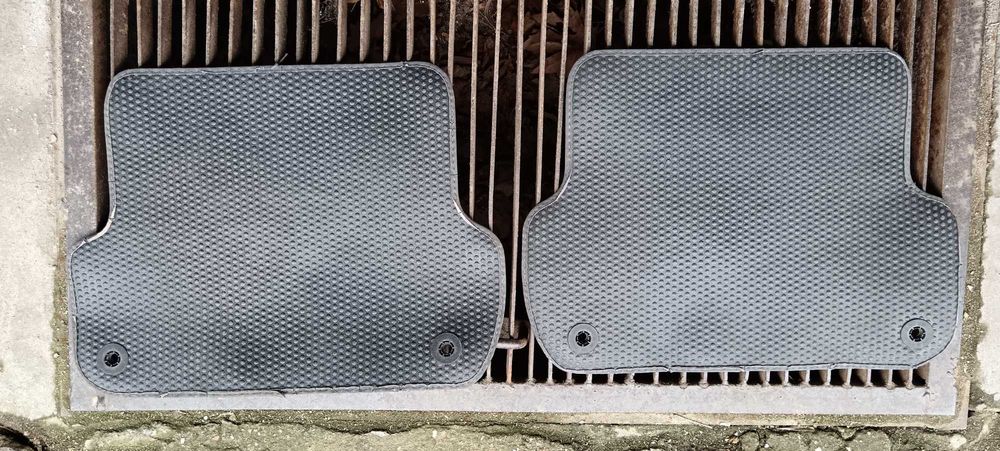 Оригинални задни мокетени стелки, Audi A4 B6