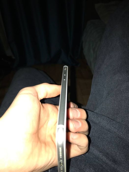 Продам срочно  IPhone 8