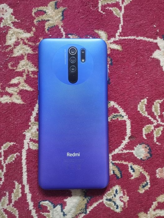 Продам два телефона Redmi