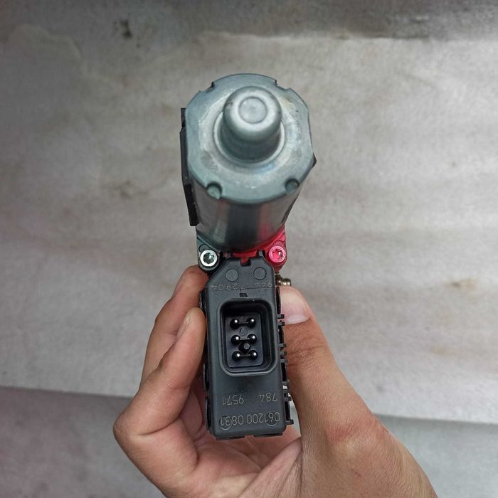 Машинка ел стъкло предна лява OPEL ASTRA H комби  + документи