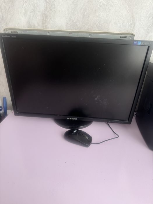 Продам компьютер , стол и тумбу