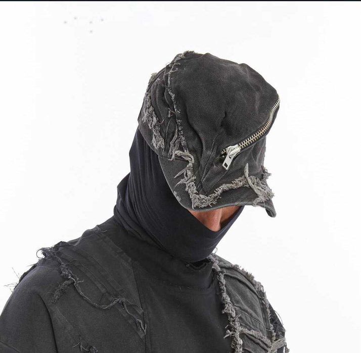 шапка от български дизайнер