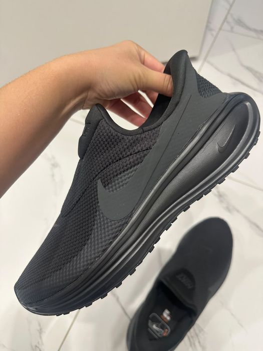 Nike Revolution 8 EasyOn