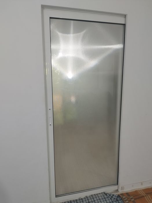 Ușa termopan aluminiu (culisantă) cu geam 205/85