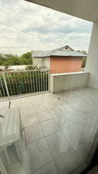 Inchiriez apartament cu 2 camere in bloc nou (central)