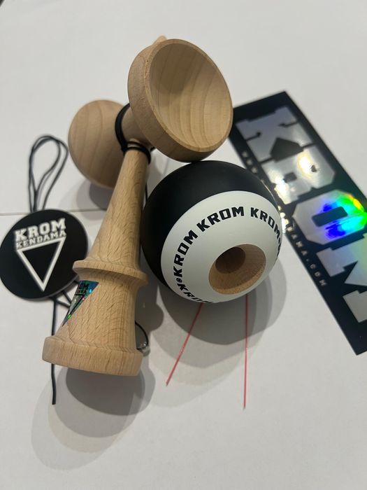 Kendama krom pop rubber grip noua in cutie