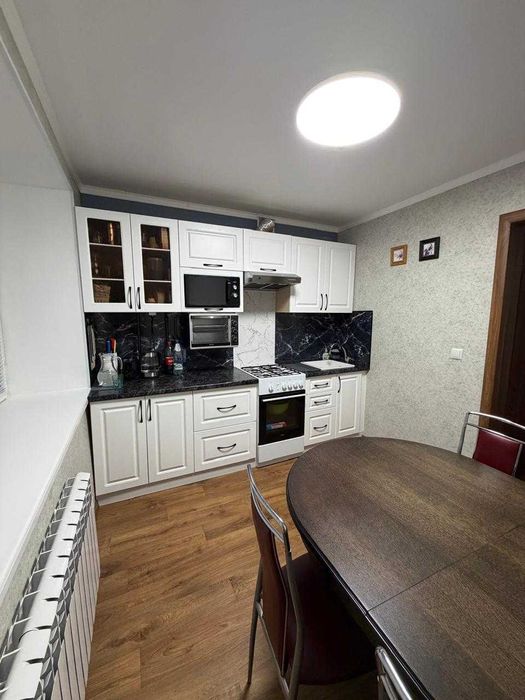 2-х комнатная квартира с ремонтом в центре города.