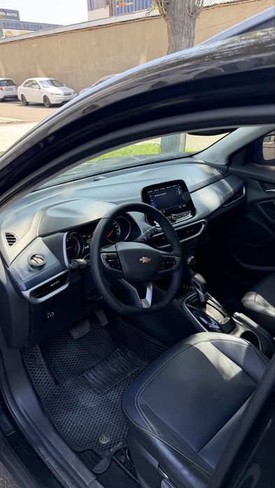 Chevrolet Tracker 2023 — 3