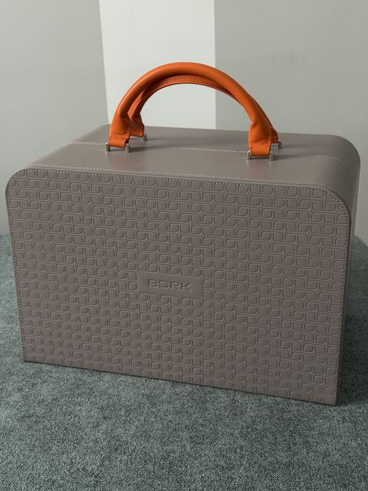 Продаю фен Bork