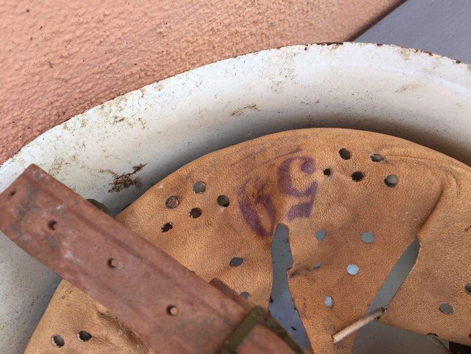 стара военна каска - 000#21К