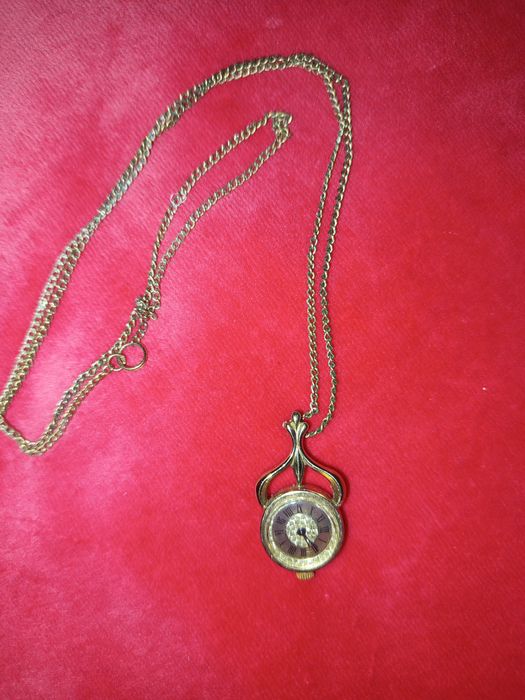Часы кулон женские