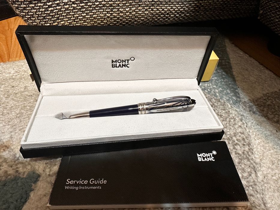 stilou montblanc bleumarin si peniță argintie