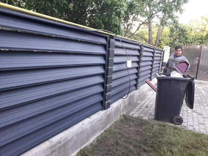 Garduri din panouri stil jaluzele, sipca metalica, tabla, plasa si BCA