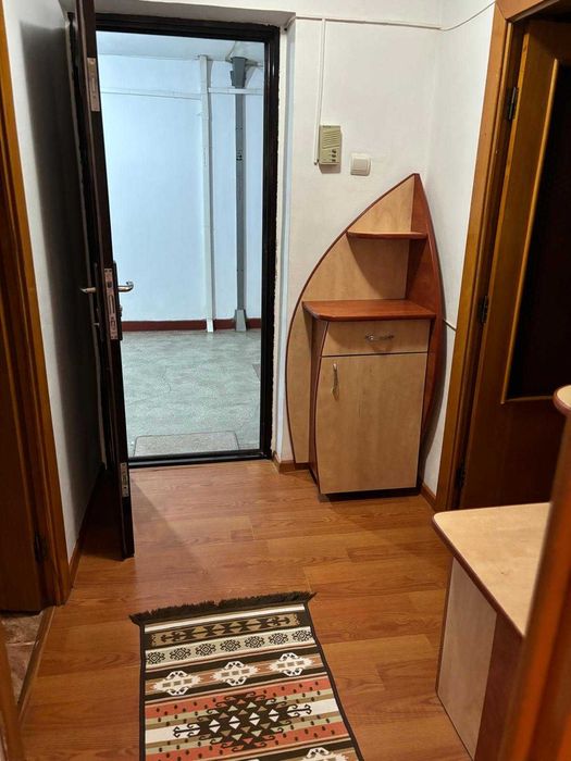 Inchiriez garsoniera