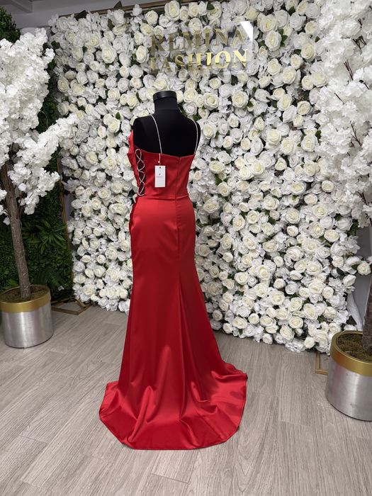 Официална червена рокля сатен