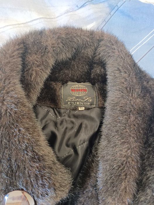 Кожено сако и елегантно зимно палто.