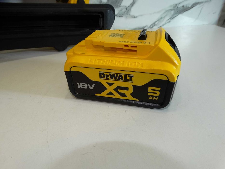 Dewalt DCN 693 - Такер за гвоздеи 40 - 60 мм