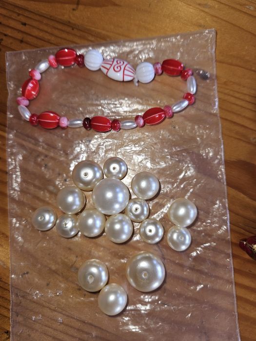 Подарявам мъниста