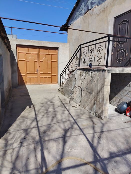 Саехатдан уй сотилади 2 етаж