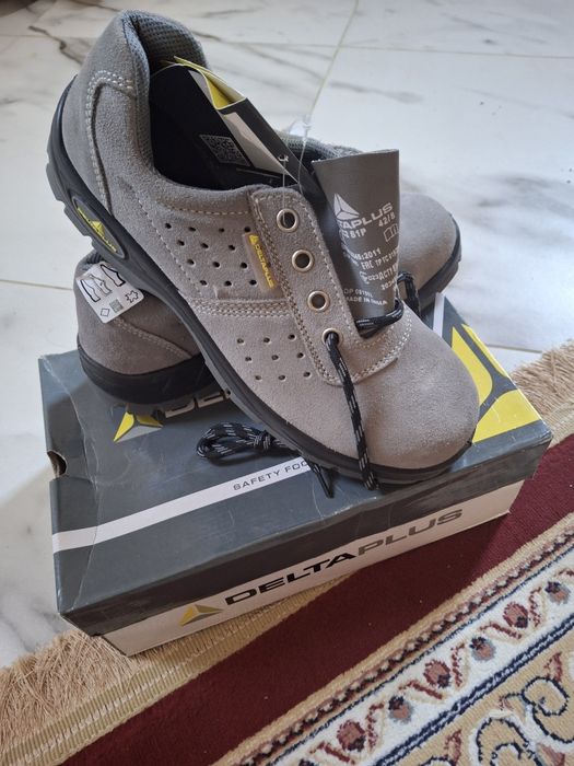 Продам рабочие ботинки