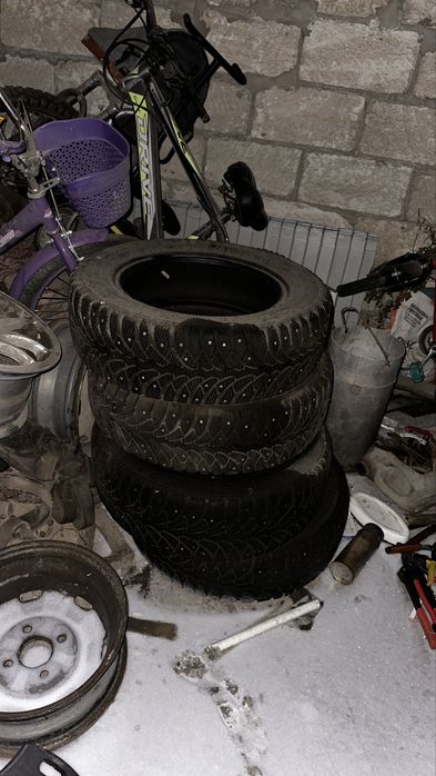 Комплект дисков вместе с покрышкой