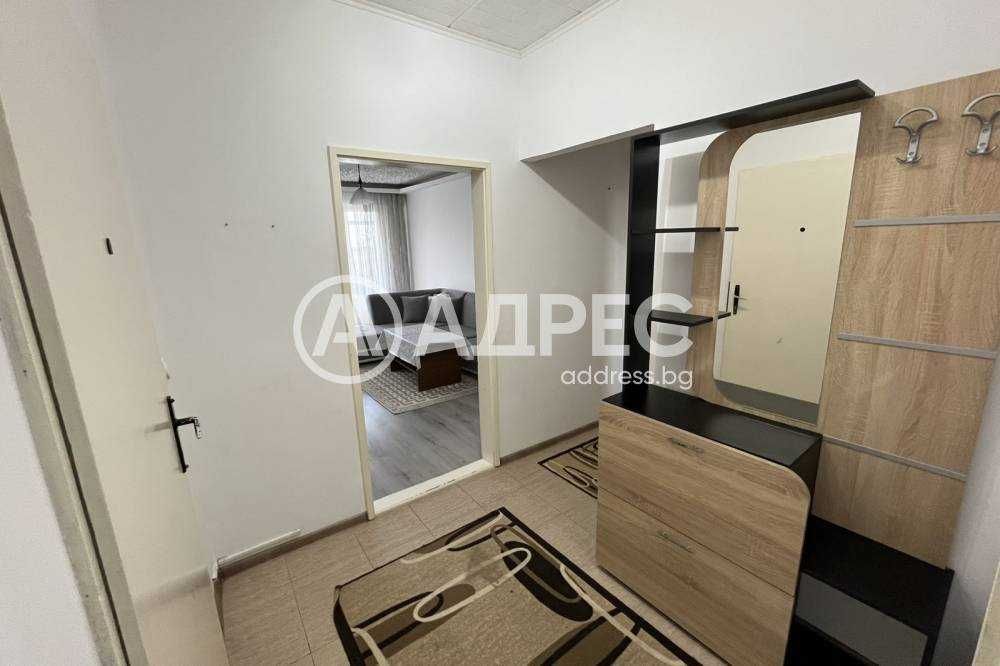 Дава се под наем Двустаен апартамент в Разград, Център - 75 кв.м за 204 € - Снимка #4