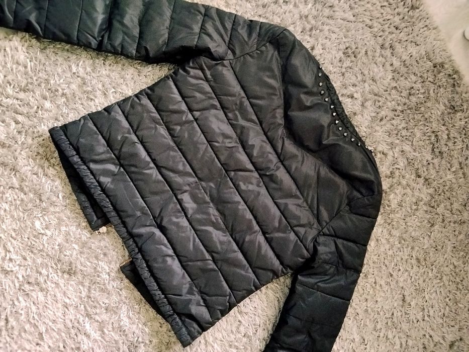 Преходно яке Guess