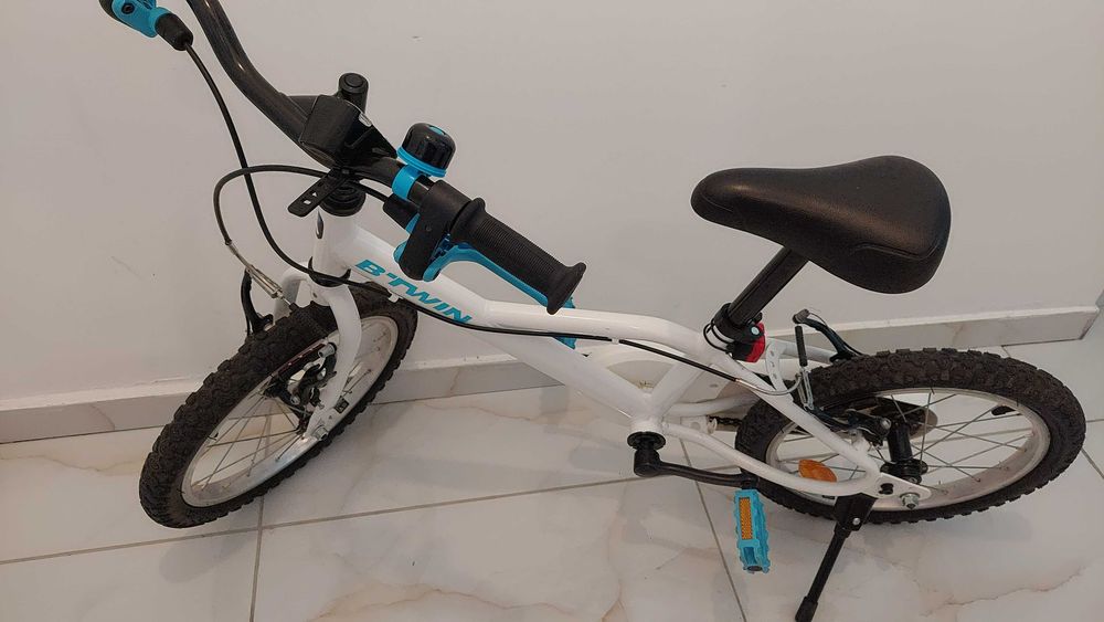 Bicicleta B'twin 16 inch + roti ajutatoare