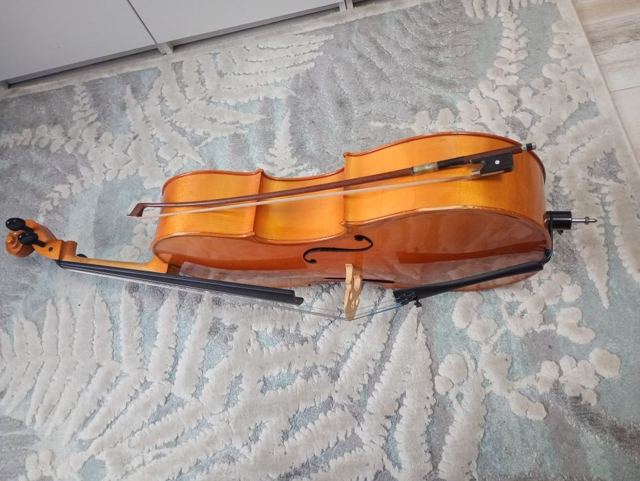 Violoncel 3/4 aproape nou
