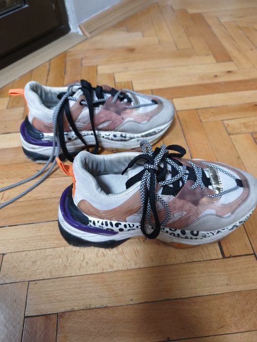 Adidasi sneakers