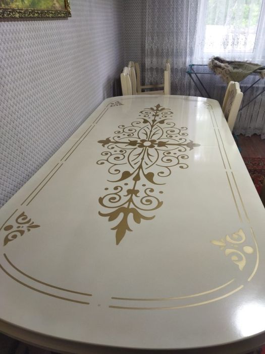 Продатётся стол и стулья