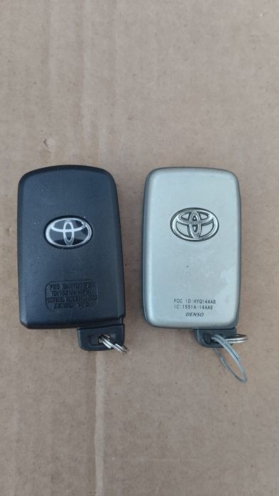 Смарт ключ Toyota Camry 40-50