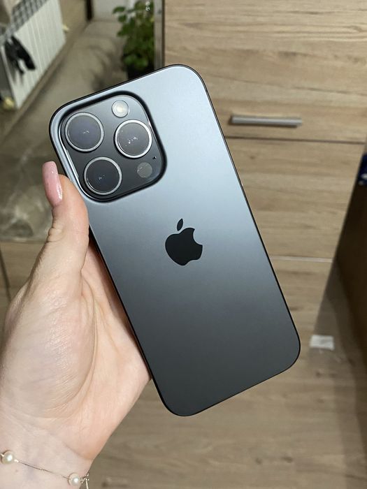 НОВЫЙ Продам Айфон 16 pro